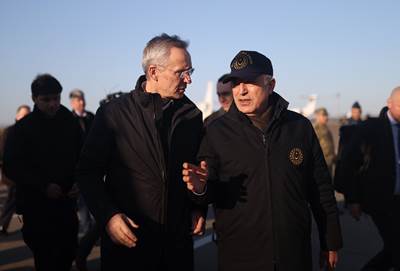 Millî Savunma Bakanı Hulusi Akar, Adana'da NATO Genel Sekreteri Jens Stoltenberg ile Görüştü